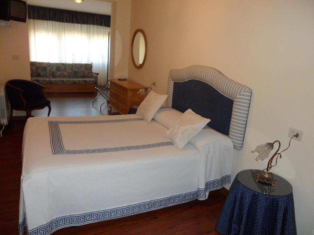 Hotel Avenida Baiona Sabaris Pokoj fotografie